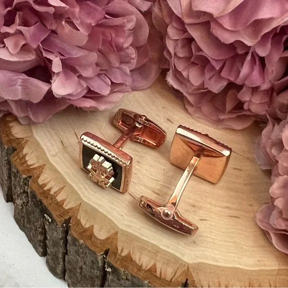 Elegant Rose Gold Palm Tree with Crossed Golf Clubs Cufflinks - Picture 10 of 16